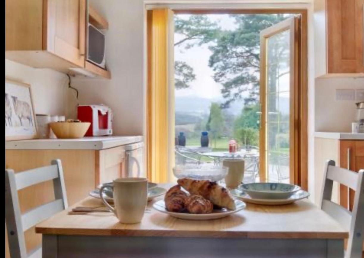 Mountain View Cottage, Hot Tub , Stunning Views Llanhamlach Exterior photo